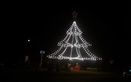 Imagen de V&iacute;spera de fiestas: Ya se encendi&oacute; el &aacute;rbol de navidad