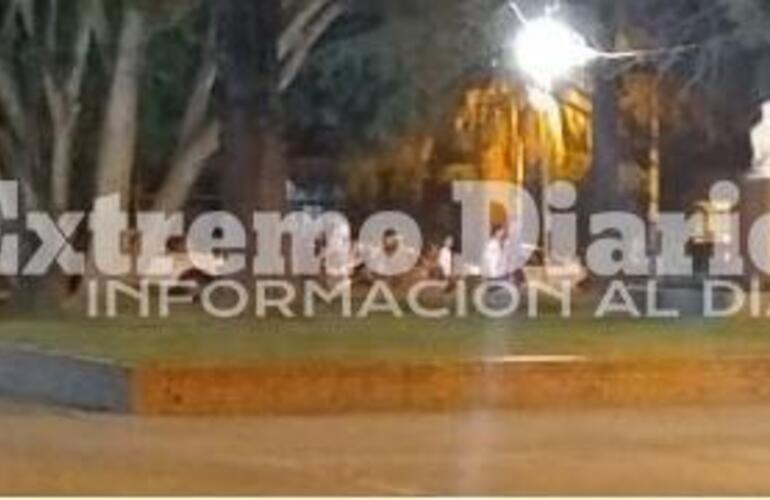 Fue en los festejos de este lunes por la noche en la plaza pública.