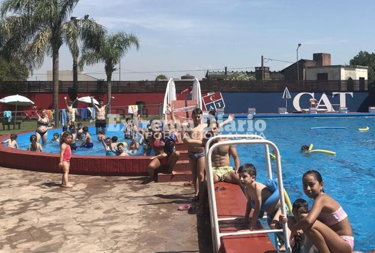 Todos al agua. El momento de la Pileta, es el más esperado por los peques.