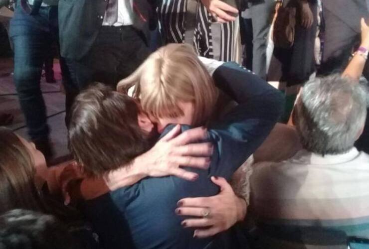 Ferri salud&oacute; afectuosamente a Rodenas y a Perotti tras el acto, flamantes mandatarios de la provincia.