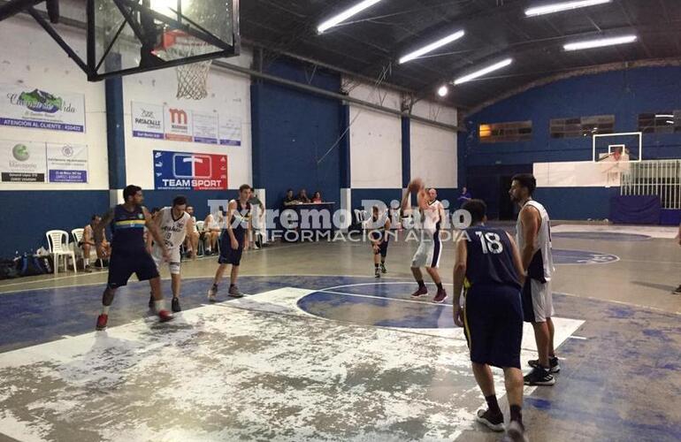 Los "Azules" ganaron en el Sal&oacute;n Dorado el Juego 2.