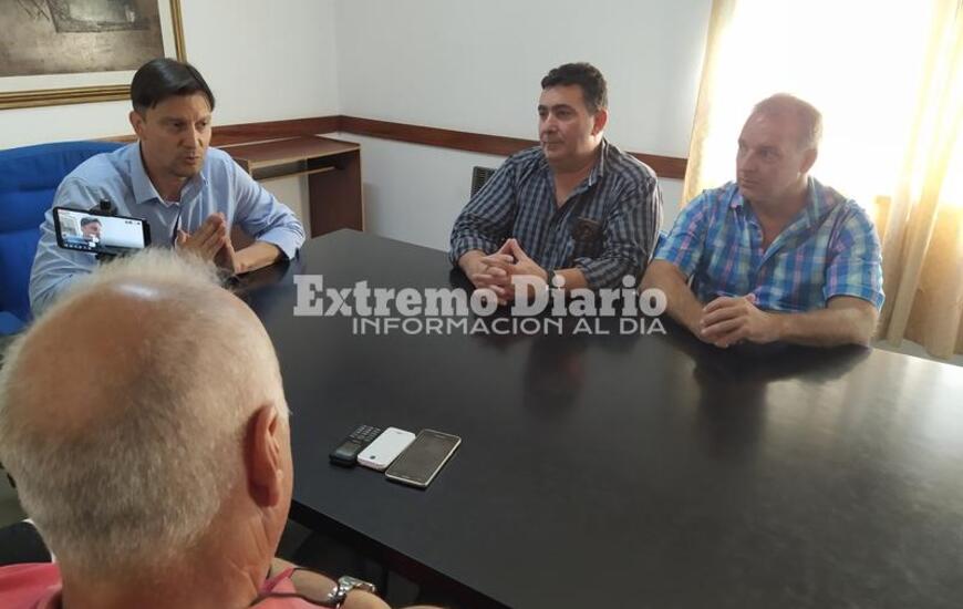 El Dr. Mendoza junto a los doctores Murina y Cavallero, y el Sec. De Gobierno Adri&aacute;n Spina.