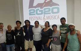 El Presidente Comunal hizo el anuncio en conferencia de prensa junto a artistas de la localidad.