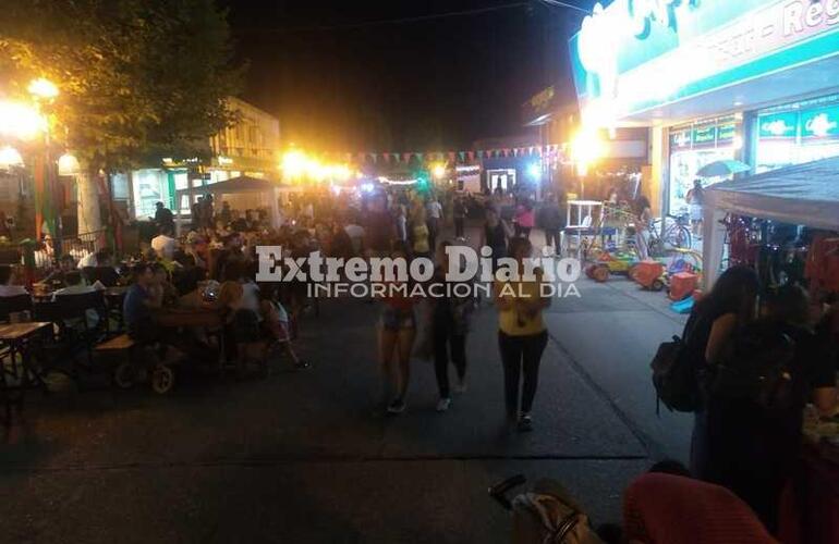 Imagen de &iexcl;Un &eacute;xito!: El Shopping a Cielo Abierto con muy buena respuesta de la gente