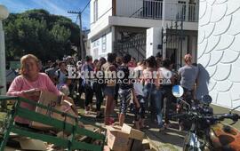 Imagen de V&iacute;spera de navidad: C&aacute;ritas entrega de bolsones a las familias necesitadas
