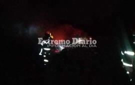 Imagen de Bomberos requeridos por incendio de basura