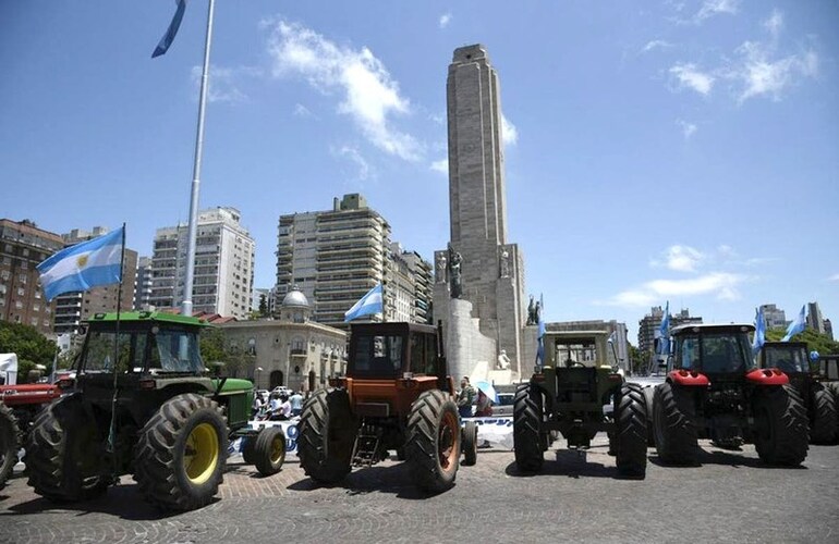 Imagen de Tractorazo. En Rosario el campo hizo visible a la ciudad su reclamo