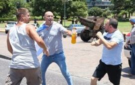 Imagen de Incidentes en el tractorazo: los ruralistas se cruzaron a las pi&ntilde;as con un automovilista