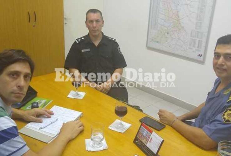 Esta mañana, el jefe policial visitó la localidad de Fighiera
