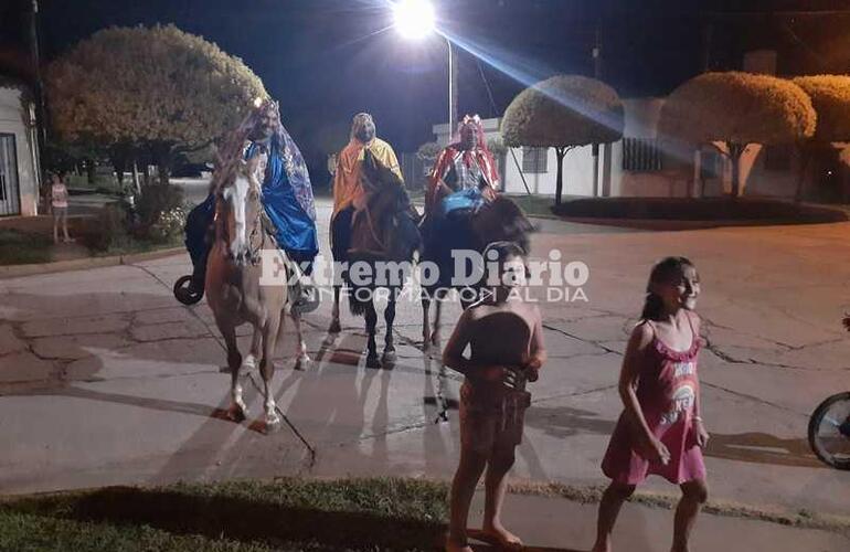 Como todos los a&ntilde;os, los reyes magos recorrieron la localidad