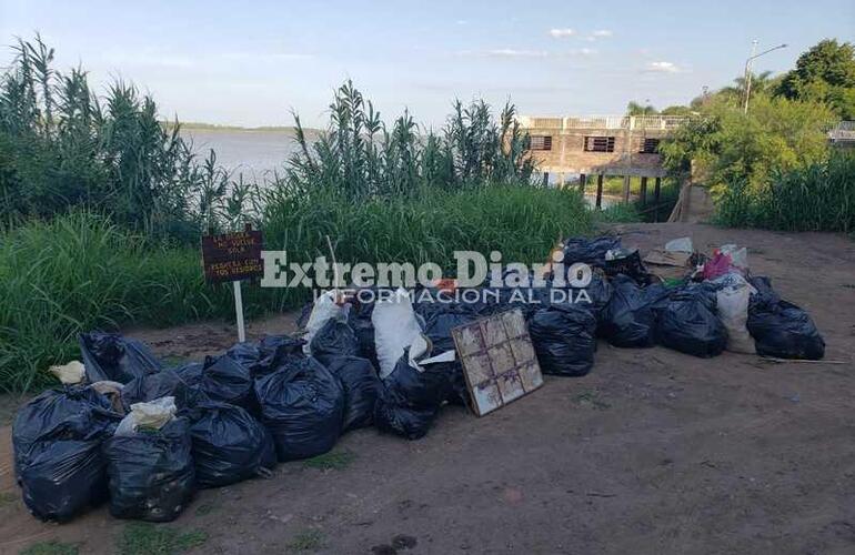 Imagen de Una iniciativa para aplaudir: Voluntarios retiraron 400 kilos de basura de la costa