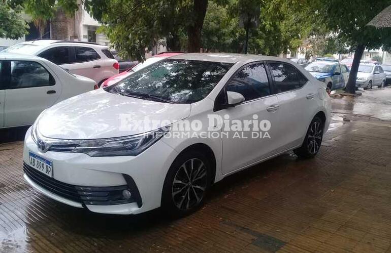 El Toyota Corolla frente a la 27