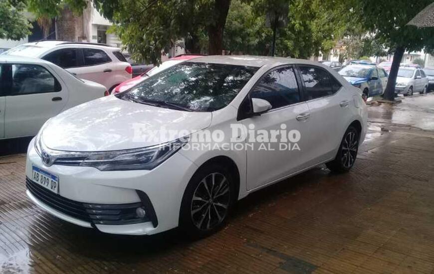 El Toyota Corolla frente a la 27