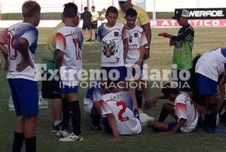 Siguen adelante. A base de un gran fútbol los chicos siguen en carrera.