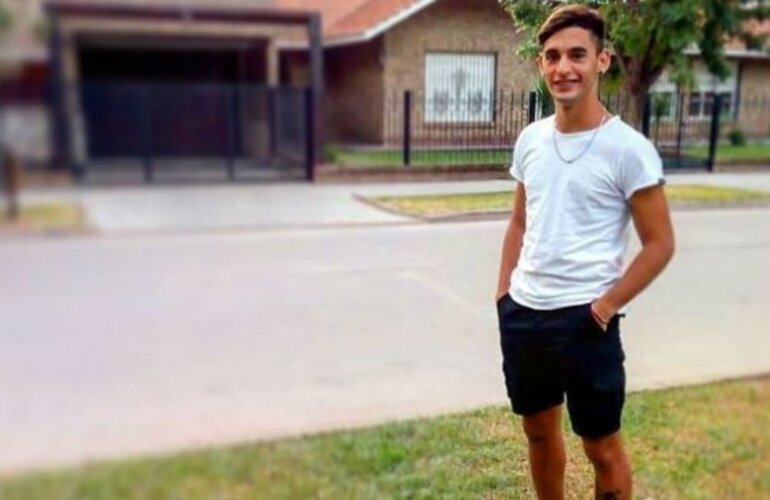 El&iacute;as Trisca, el muchacho asesinado en Puerto San Mart&iacute;n. Ten&iacute;a 21 a&ntilde;os. Foto: Facebook