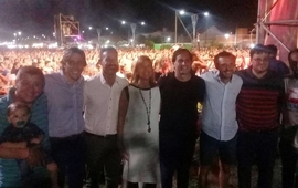 Ferri y Rodenas. Funcionarios provinciales y regionales visitaron el multitudinario festival.