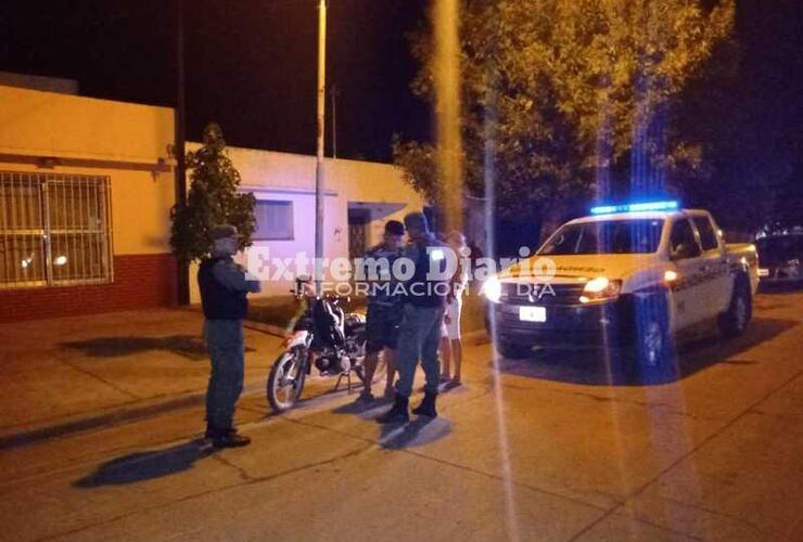 Desde Villa G. Galvez a Villa Constitución, la presencia de Gendarmeria es continua.