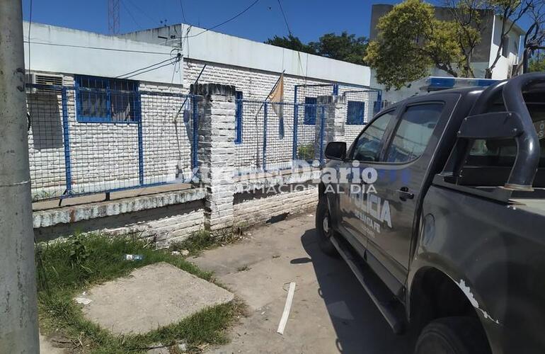 Imagen de Agredi&oacute; a su ex novio, se subi&oacute; arriba de un efectivo del Comando y lo mordi&oacute;