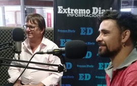 El presidente comunal Marcelo Paponi junto al profesor de danzas Maxi Ballinari