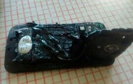As&iacute; qued&oacute; el celular del joven cordob&eacute;s tras la explosi&oacute;n.