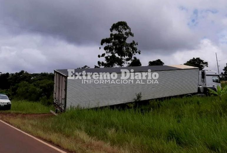 Camionero brasileño se atascó y permitió el descubrimiento de un gran cargamento de droga