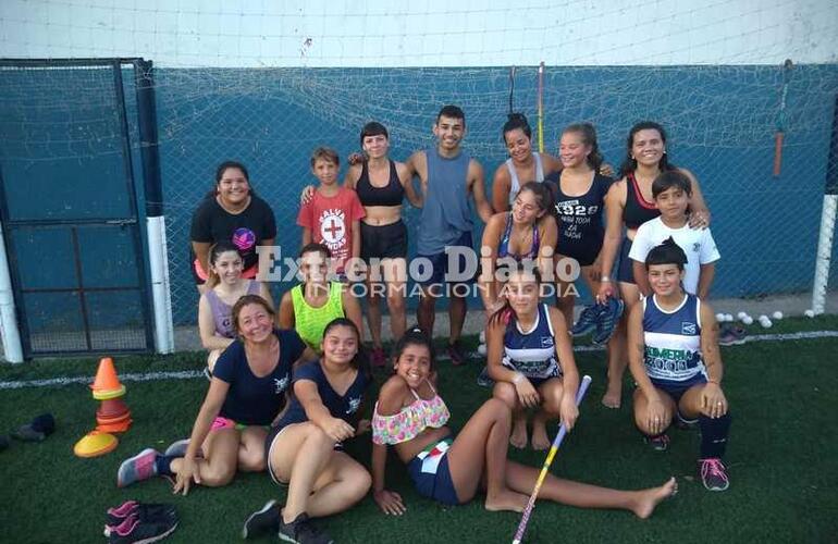 Imagen de El hockey Picante realizó una clase abierta y sigue creciendo