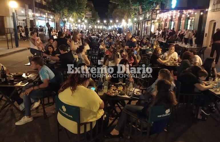 Archivo. Paseo peatonal del mes de diciembre