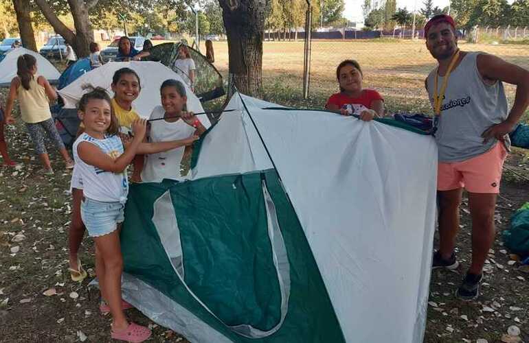 Imagen de La Colonia cerr&oacute; su temporada con un gran campamento