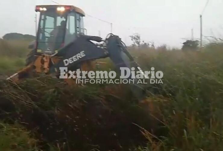 El trabajo es supervisado por Protección Civil en J. Newbery y B. Voluntarios