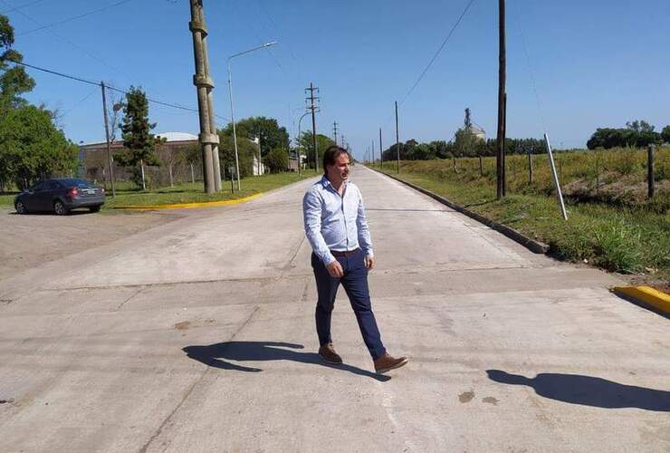 El Presidente Comunal Esteban Ferri recorrió y presentó las obras.