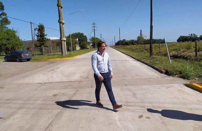 El Presidente Comunal Esteban Ferri recorrió y presentó las obras.