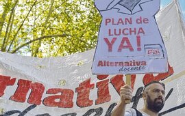 En alerta. La docencia santafesina sabe que no quedan muchos d&iacute;as para escuchar una propuesta concreta de aumento salarial. Foto: Virginia Benedetto