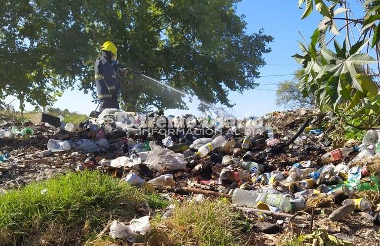 Imagen de Incendio de basura en proximidad al ingreso al Rowing