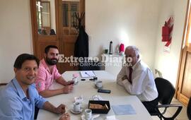 El Dr. Mendoza y Franco Turri junto al Dr. Savoretti en IAPOS