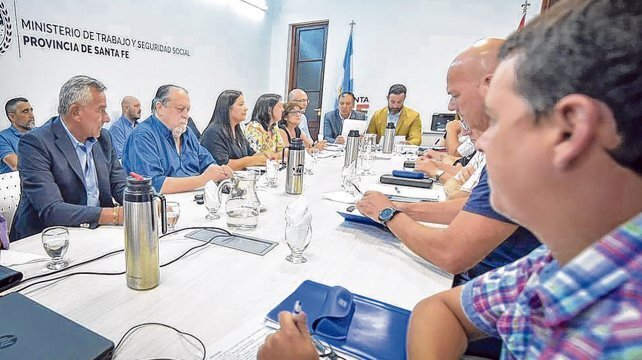 Las autoridades del gobierno santafesino anunciaron que en esta tercera convocatoria exhibir&aacute;n la oferta formal.