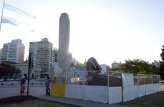 En la ceremonia de esta tarde se descubrirá un busto de Manuel Belgrano que se emplazó frente al Monumento. Foto: Gustavo De Los Rios