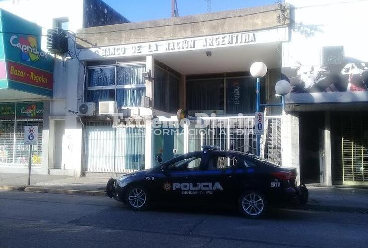 Imagen de La sucursal de Banco Nación con custodia policial