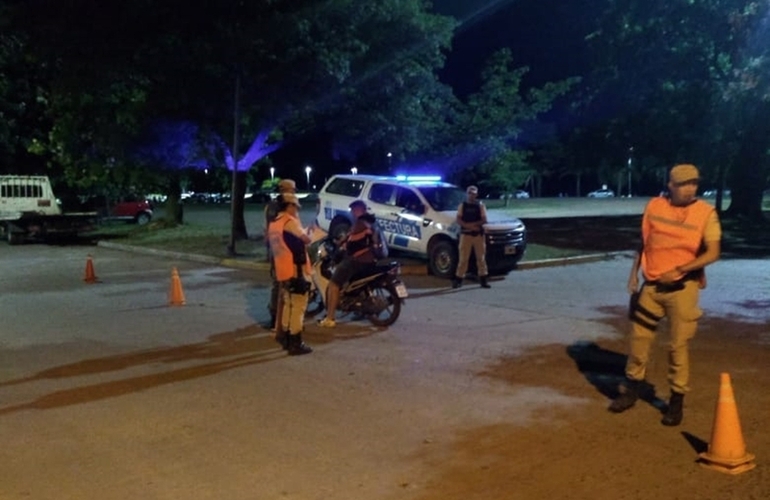 Uno de los últimos controles de tránsito e identificación de personas en Villa Constitución. Foto: Diario El Sur