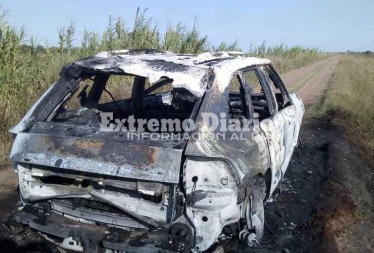 Imagen de Pérdidas totales en un coche que se prendió fuego