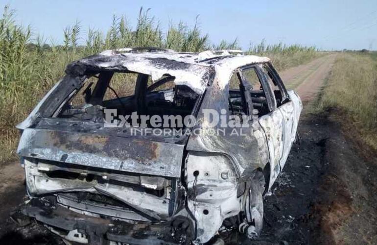 Imagen de Pérdidas totales en un coche que se prendió fuego