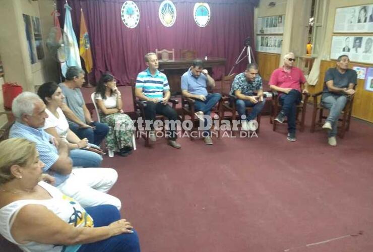 Imagen de Reunión con los vecinos de barrio Cooperativa, Maiorano y GM