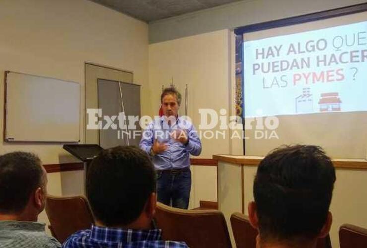 El economista Matias Franco presentó oficialmente su libro