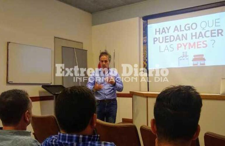 El economista Matias Franco presentó oficialmente su libro