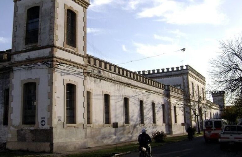 Sin visitas y sin salidas transitorias para los presos santafesinos.