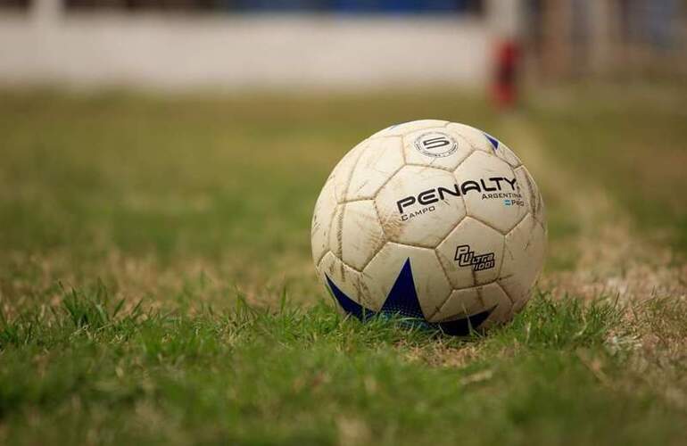 Primero la salud: Pelota parada hasta nuevo aviso. (Foto La Imagen del Fútbol)