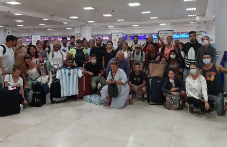 Imagen de Una pareja de Arroyo Seco qued&oacute; varada en Canc&uacute;n y no obtiene respuestas