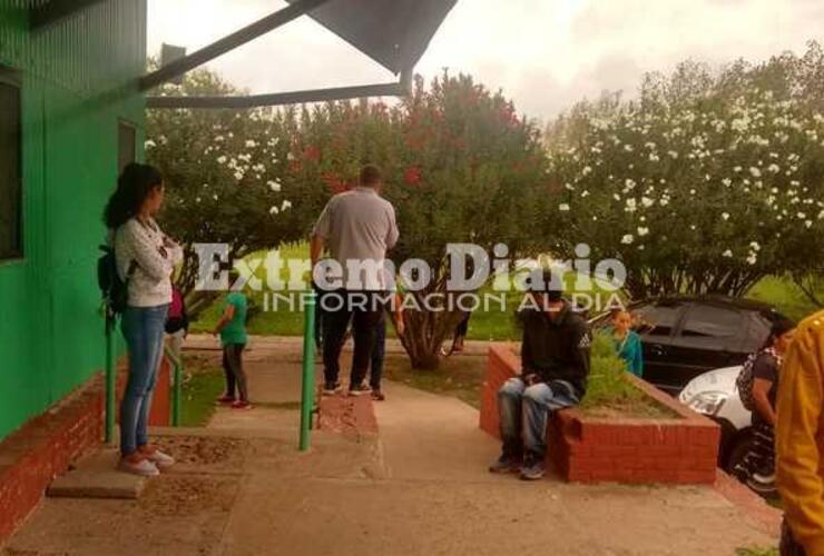 También repartió en viviendas de barrios periféricos