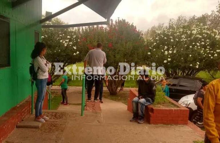 También repartió en viviendas de barrios periféricos