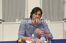 El presidente comunal de Fighiera cuestion&oacute; al ex gobernador por su negativa a la ley.