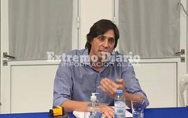 El presidente comunal de Fighiera cuestion&oacute; al ex gobernador por su negativa a la ley.